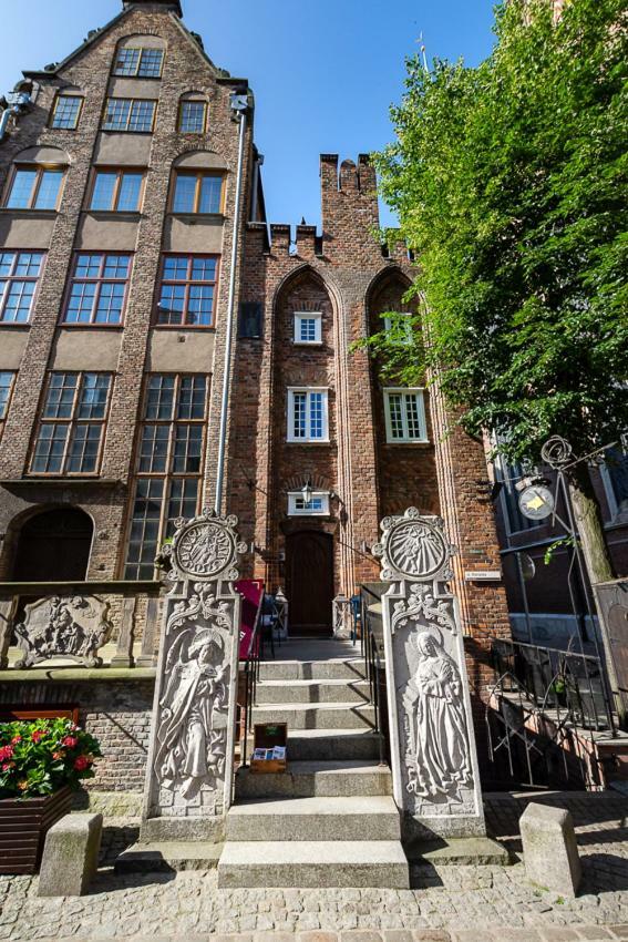 Апарт отель Gotyk House Гданьск Экстерьер фото